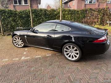 4.2 V8 Coupé