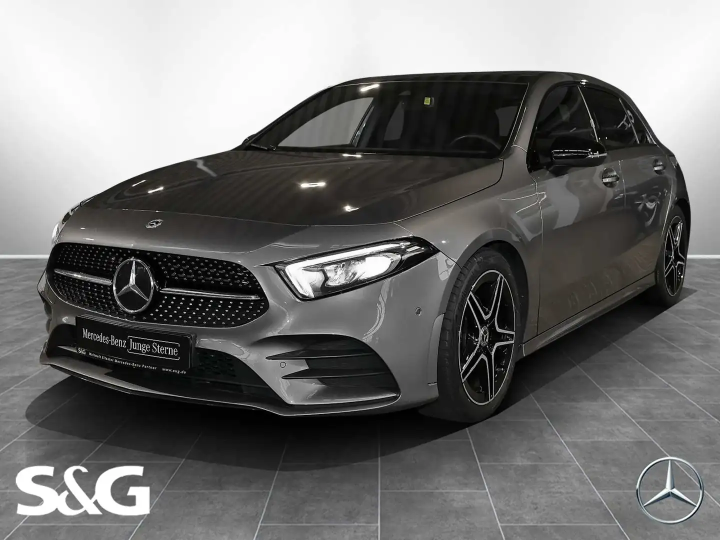 Mercedes-Benz A 200 AMG TOTWINKEL+KAMERA+PANO+CARPLAY+LED+18" Gris - 1