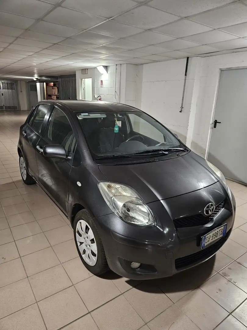 Toyota Yaris 5p 1.0 Sol c/CL - 1