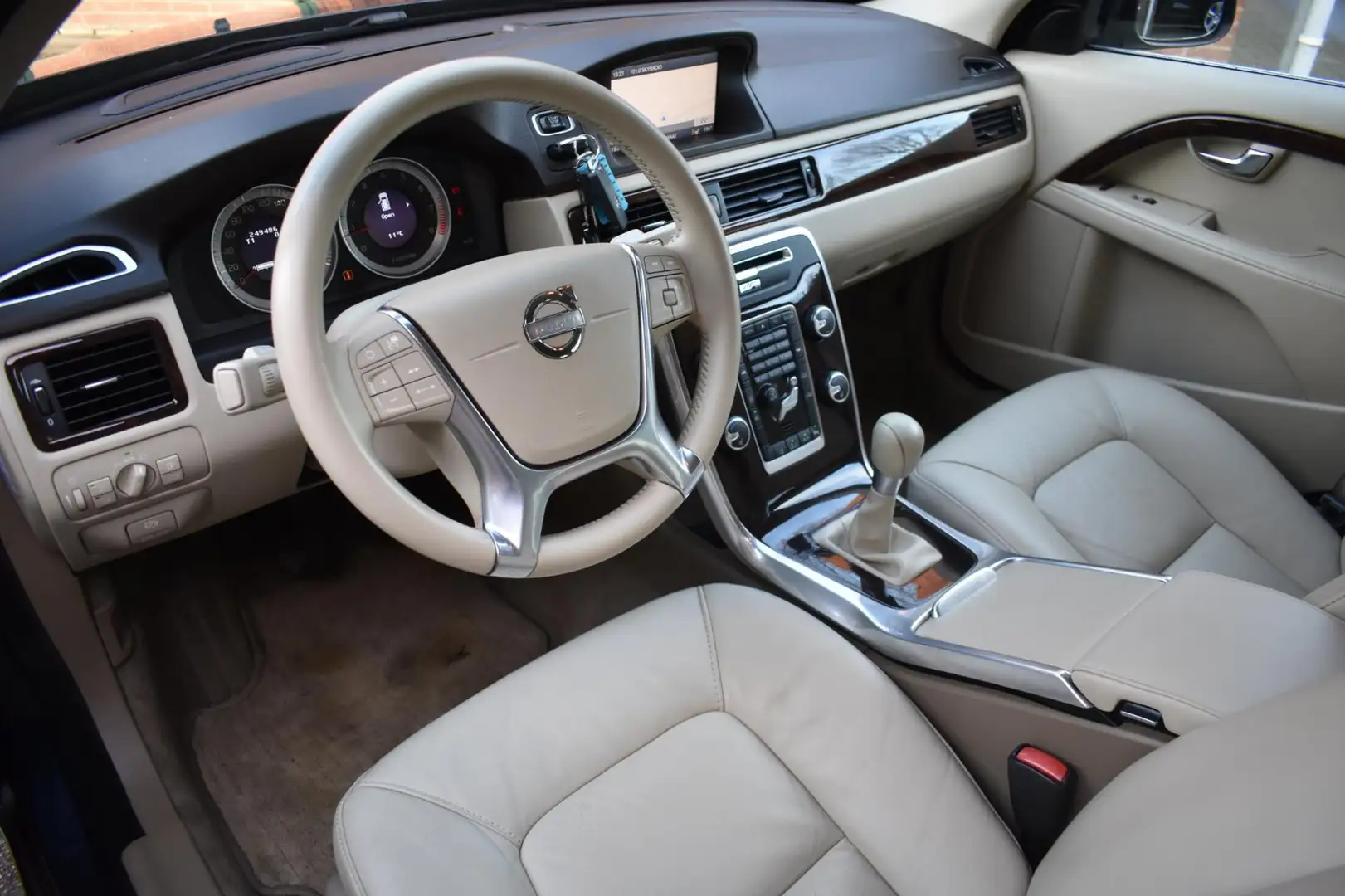 Volvo V70 2.0 T5 Summum '13 Leder Xenon Clima Navi Cruise In Blau - 2