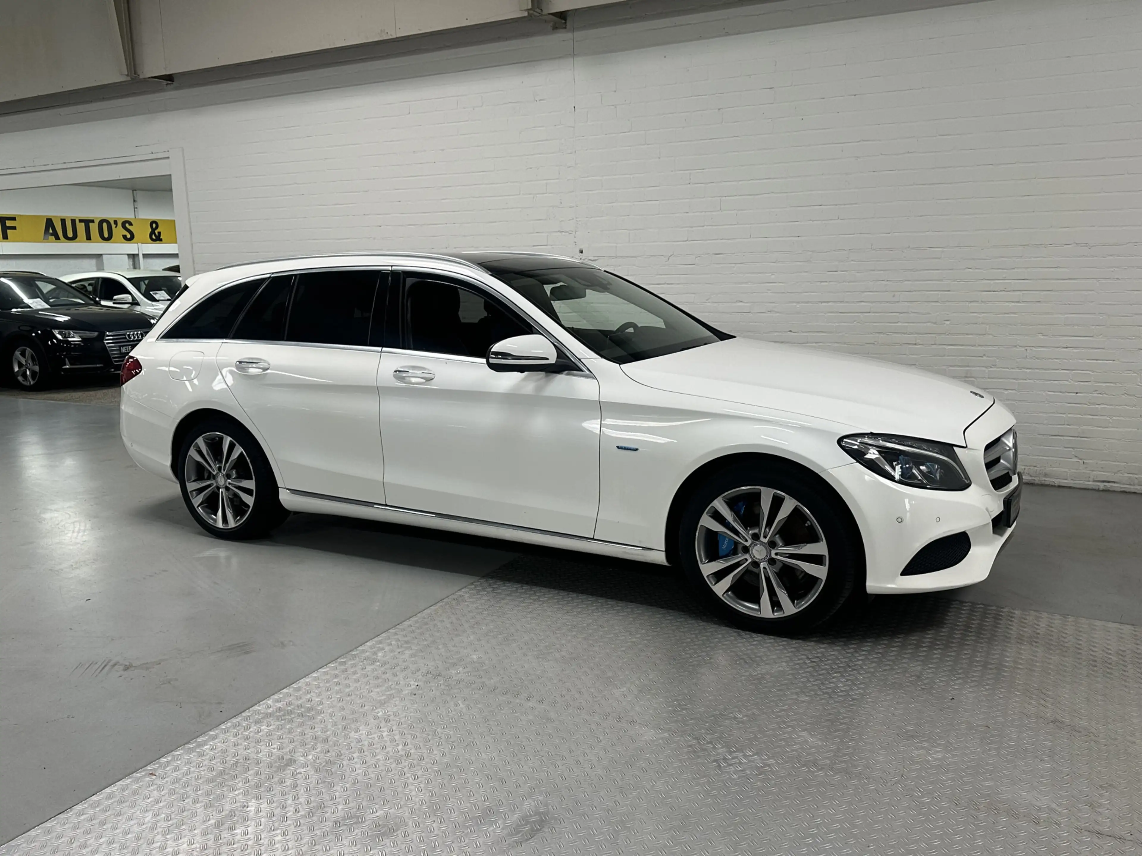 Mercedes-Benz C 350 e CAMERA 360 / TREKHAAK / PANO — photo 6