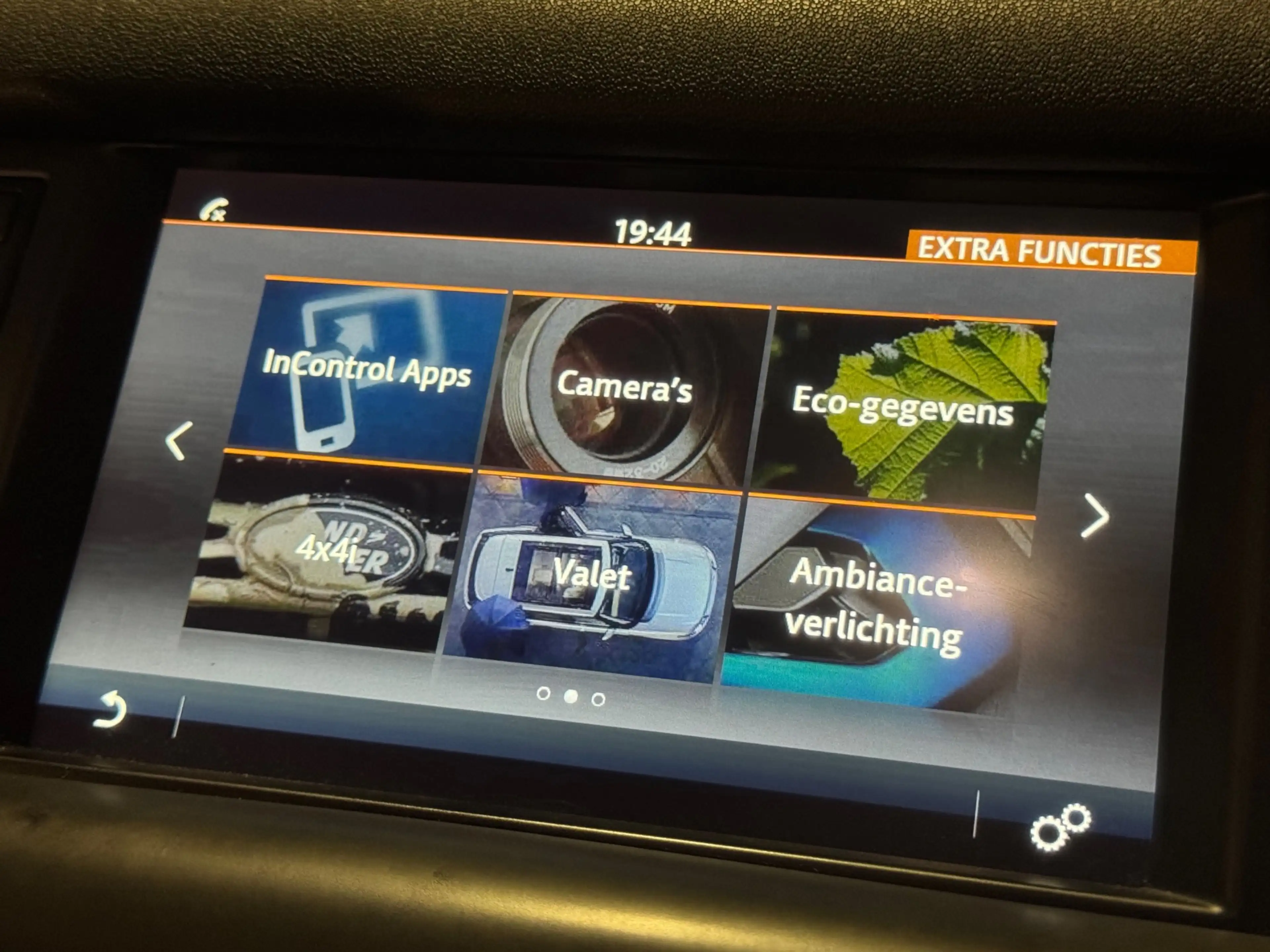 Land Rover Discovery Sport 2.0 Si4 4WD HSE Luxury — photo 7