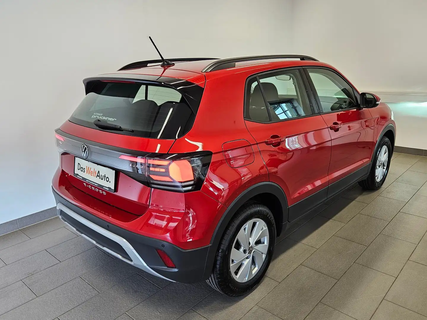 Volkswagen T-Cross Life TSI Rot - 2