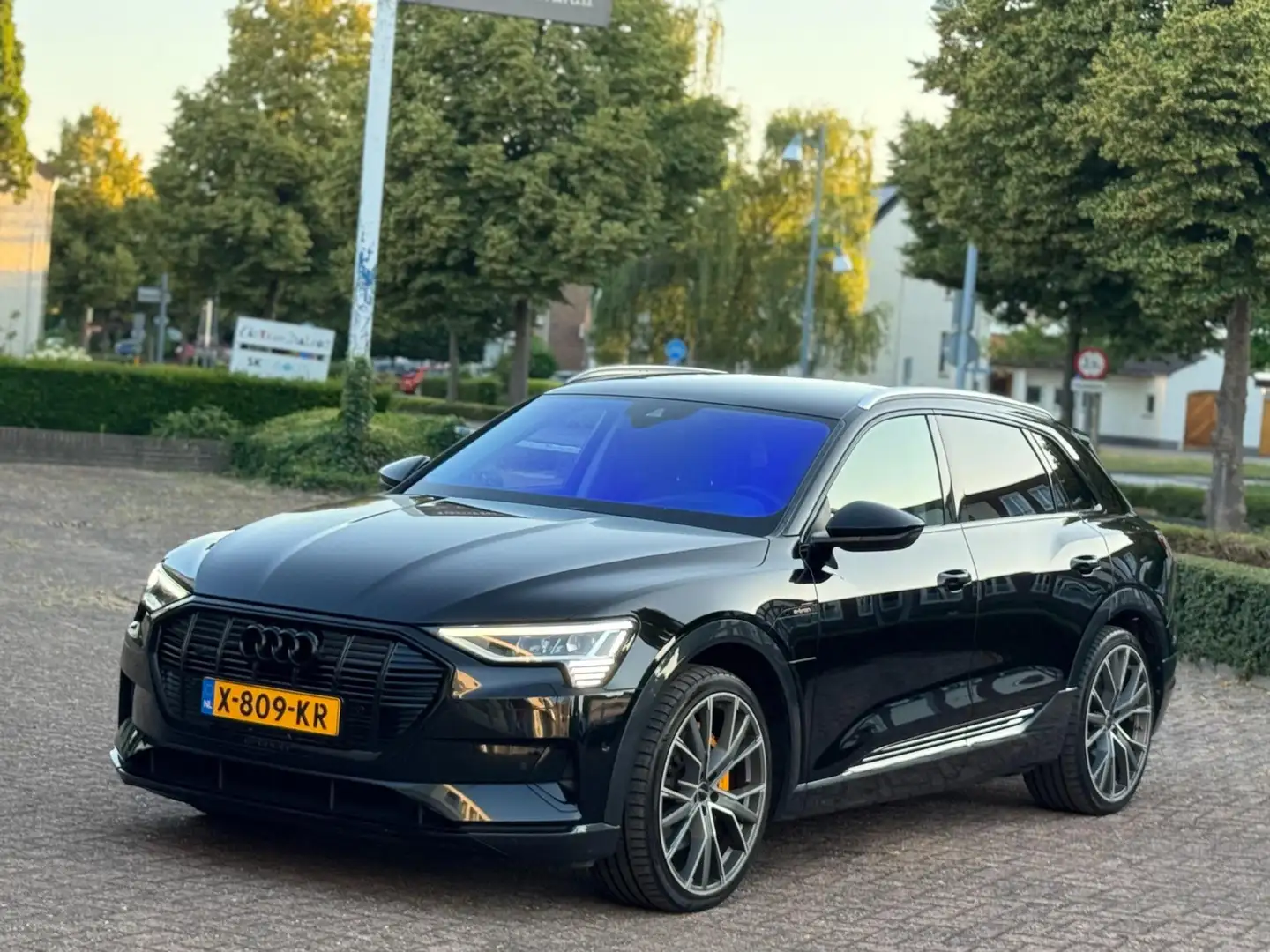 Audi e-tron 50 quattro Business edition Plus 71 kWh|Camera|313 Zwart - 1