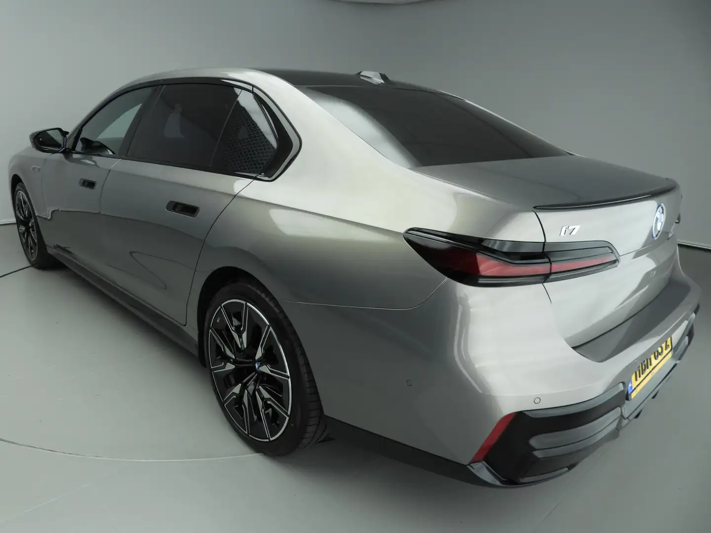 BMW i7 M70 xDrive | M-Sportpakket | Kristalkoplampen | Le Gri - 2