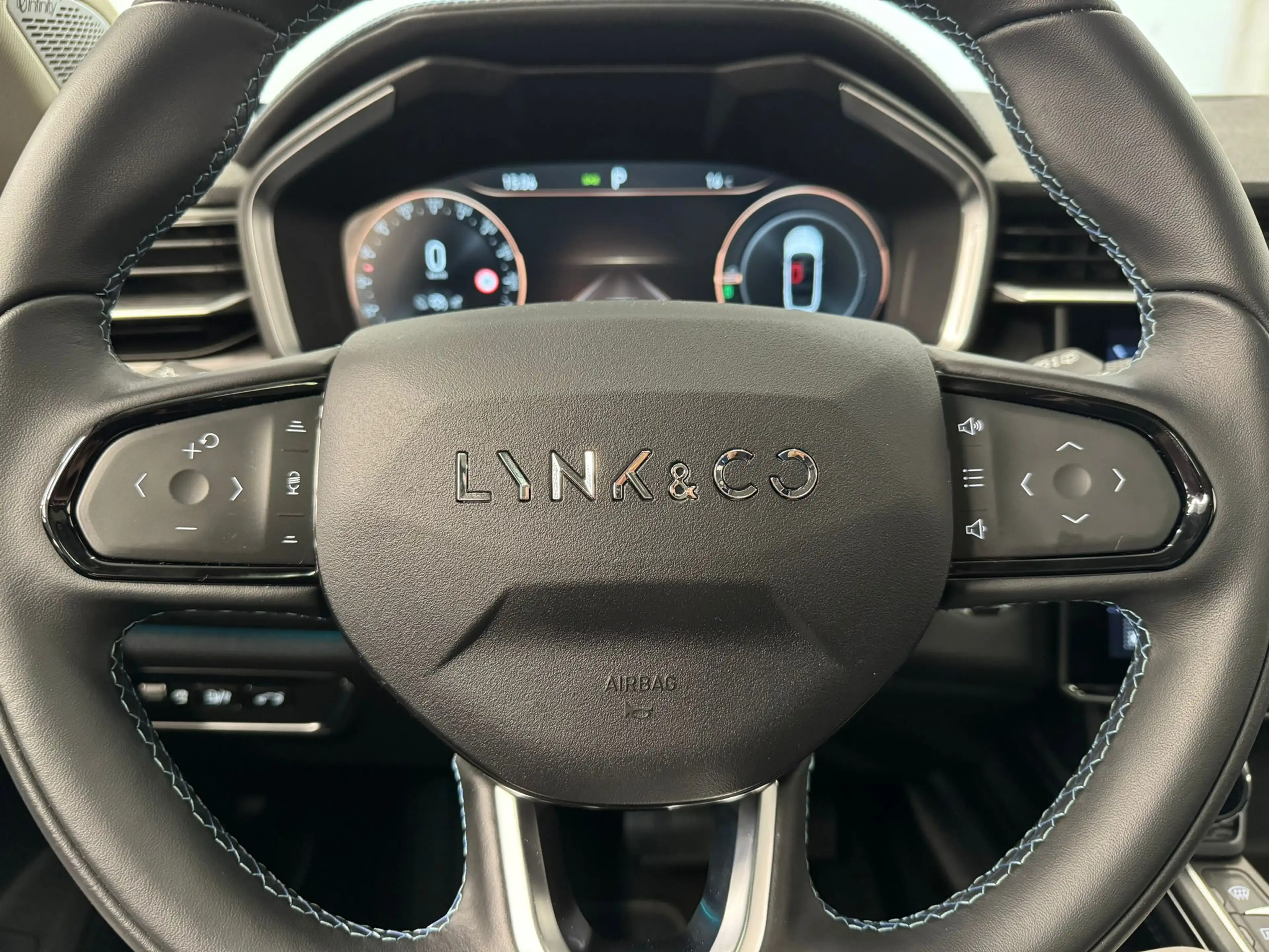 Lynk & Co 01 1.5 | 360 Camera | Panoramadak | Apple Carplay/And — photo 21