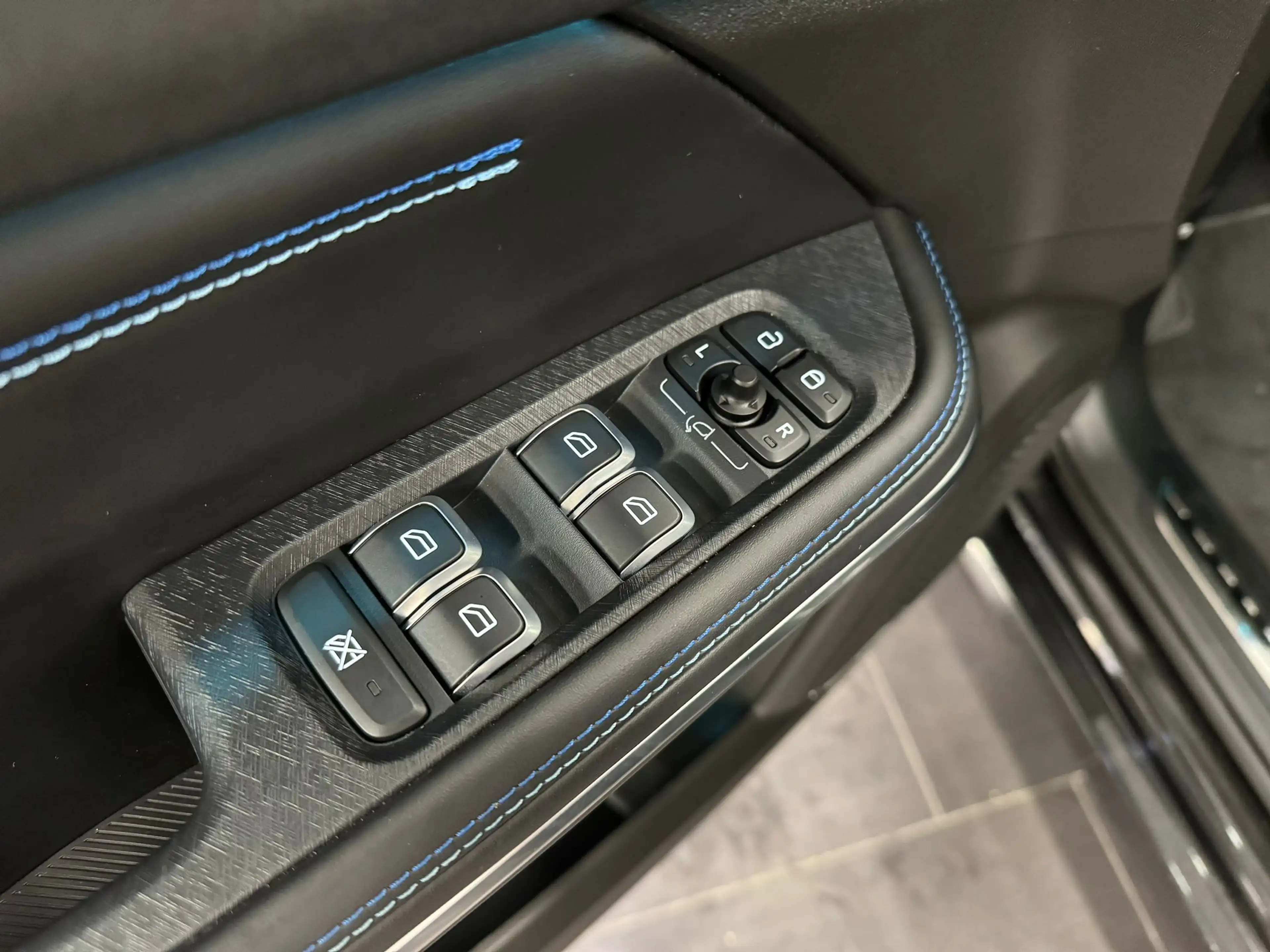 Lynk & Co 01 1.5 | 360 Camera | Panoramadak | Apple Carplay/And — photo 15