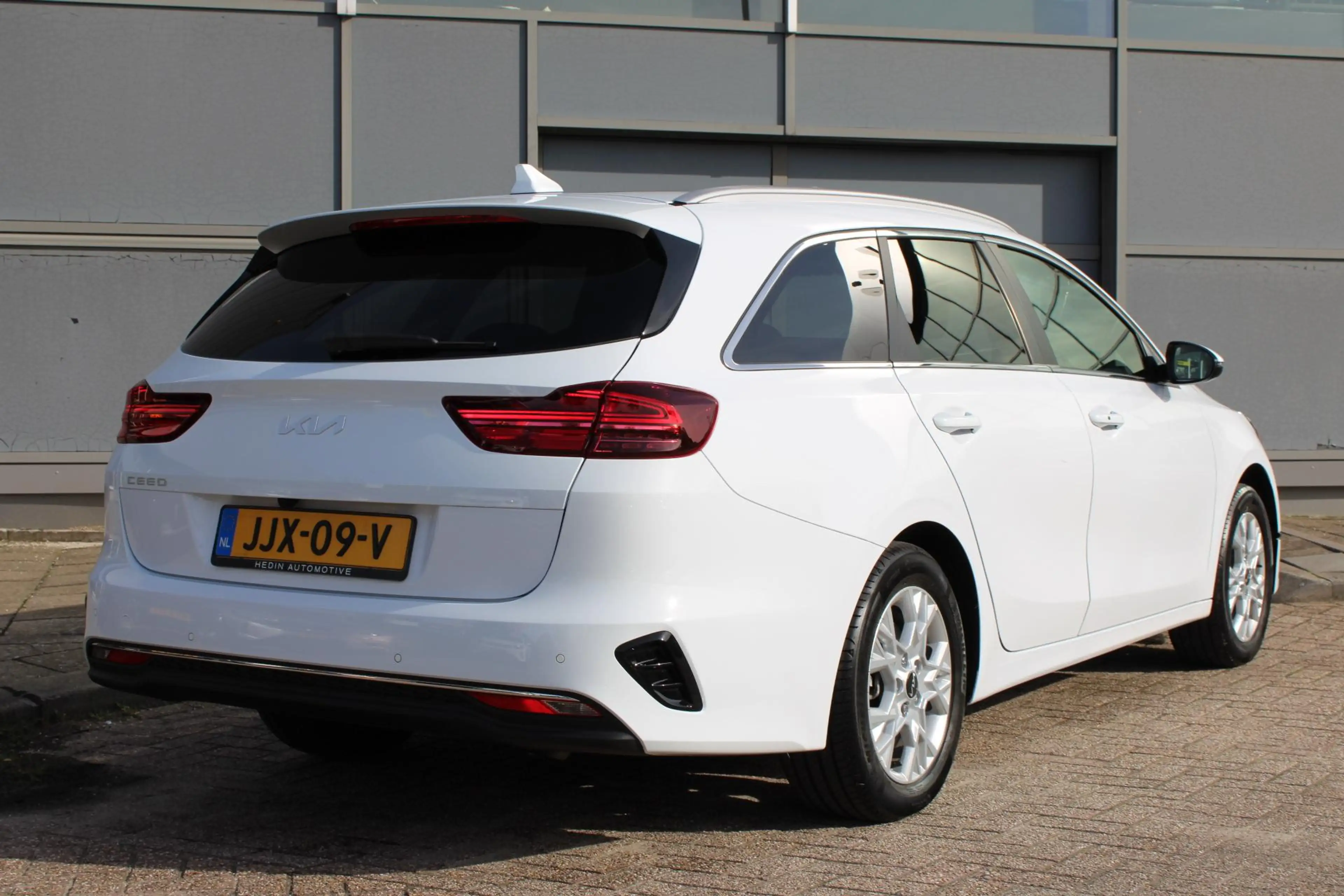 Kia Ceed SW / cee'd SW Sportswagon 1.0 T-GDi DynamicPlusLine — photo 2