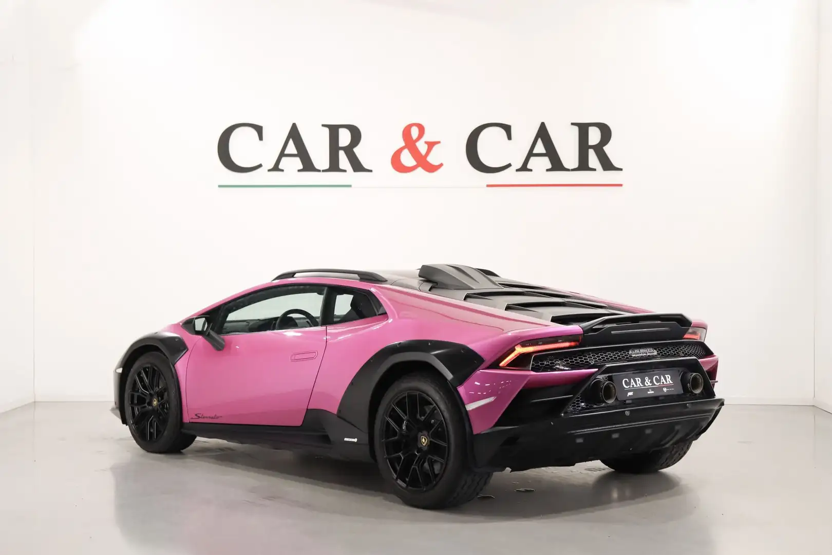 Lamborghini Huracán Sterrato 1 of 1499 Lilla - 2