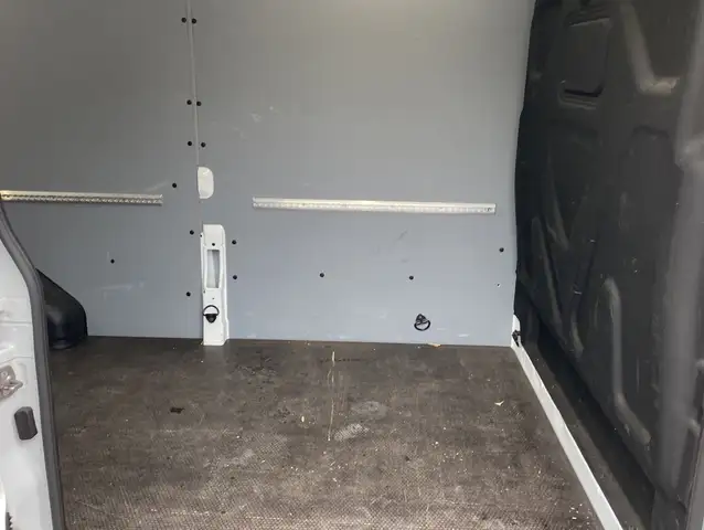 Ford Transit view 13
