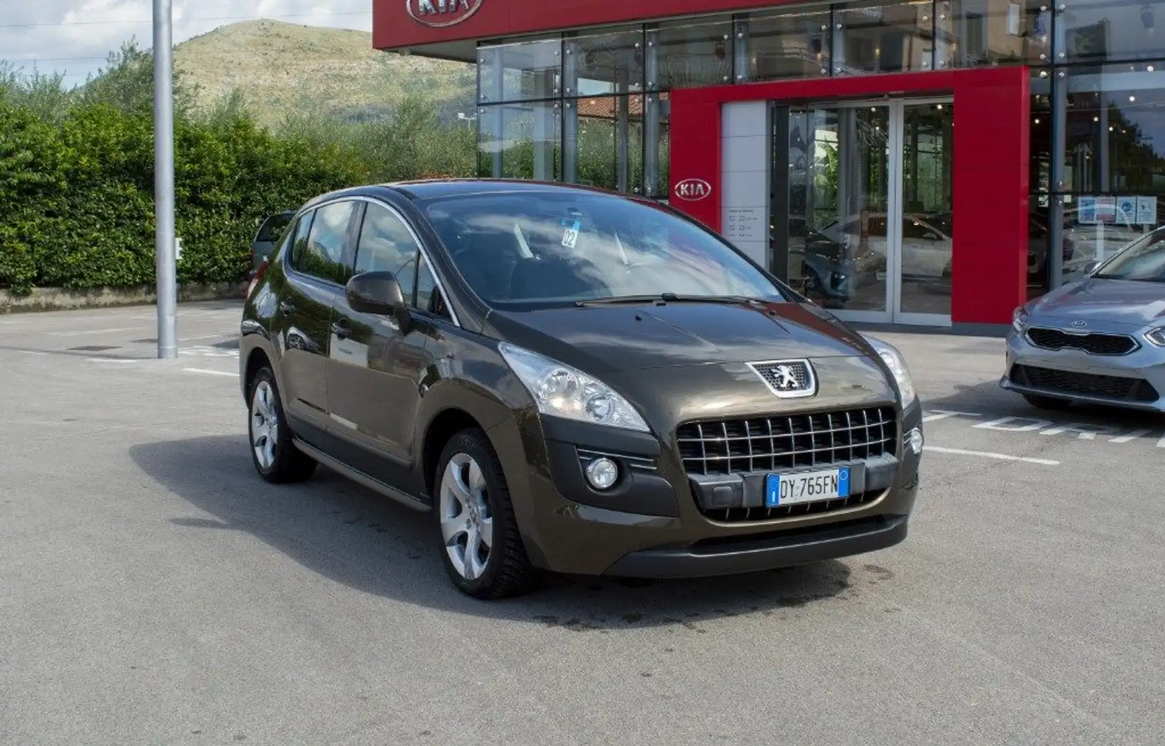 Peugeot 3008 1.6 HDi 110CV cambio robotizzato Tecno Marrone - 1