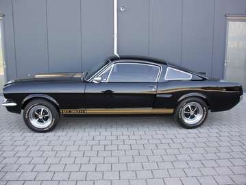 GT350H 1965 Fastback Hertz Rent-a-Racer Recreation