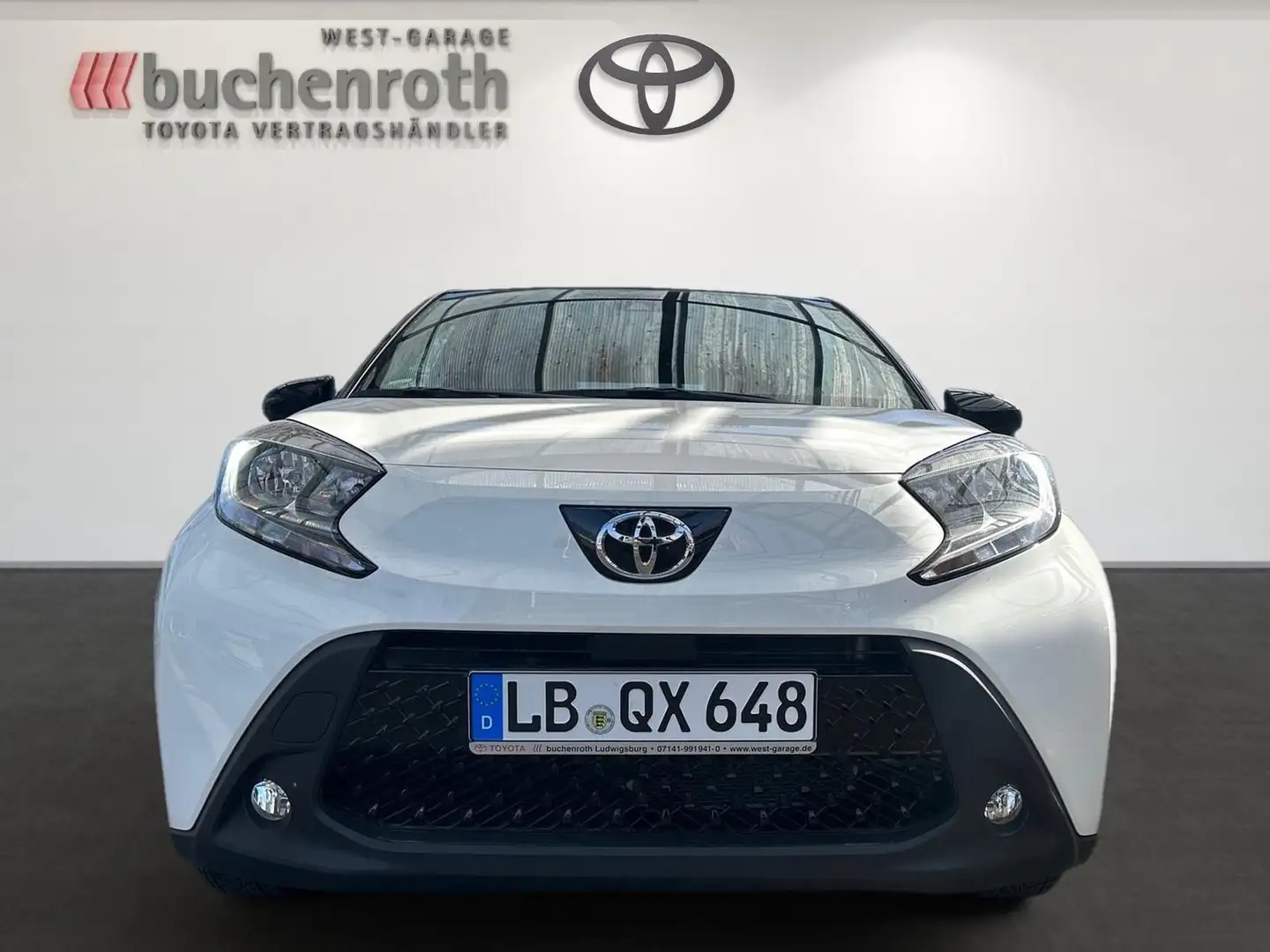 Toyota Aygo X Black&White +Winterkompletträder Alb - 2