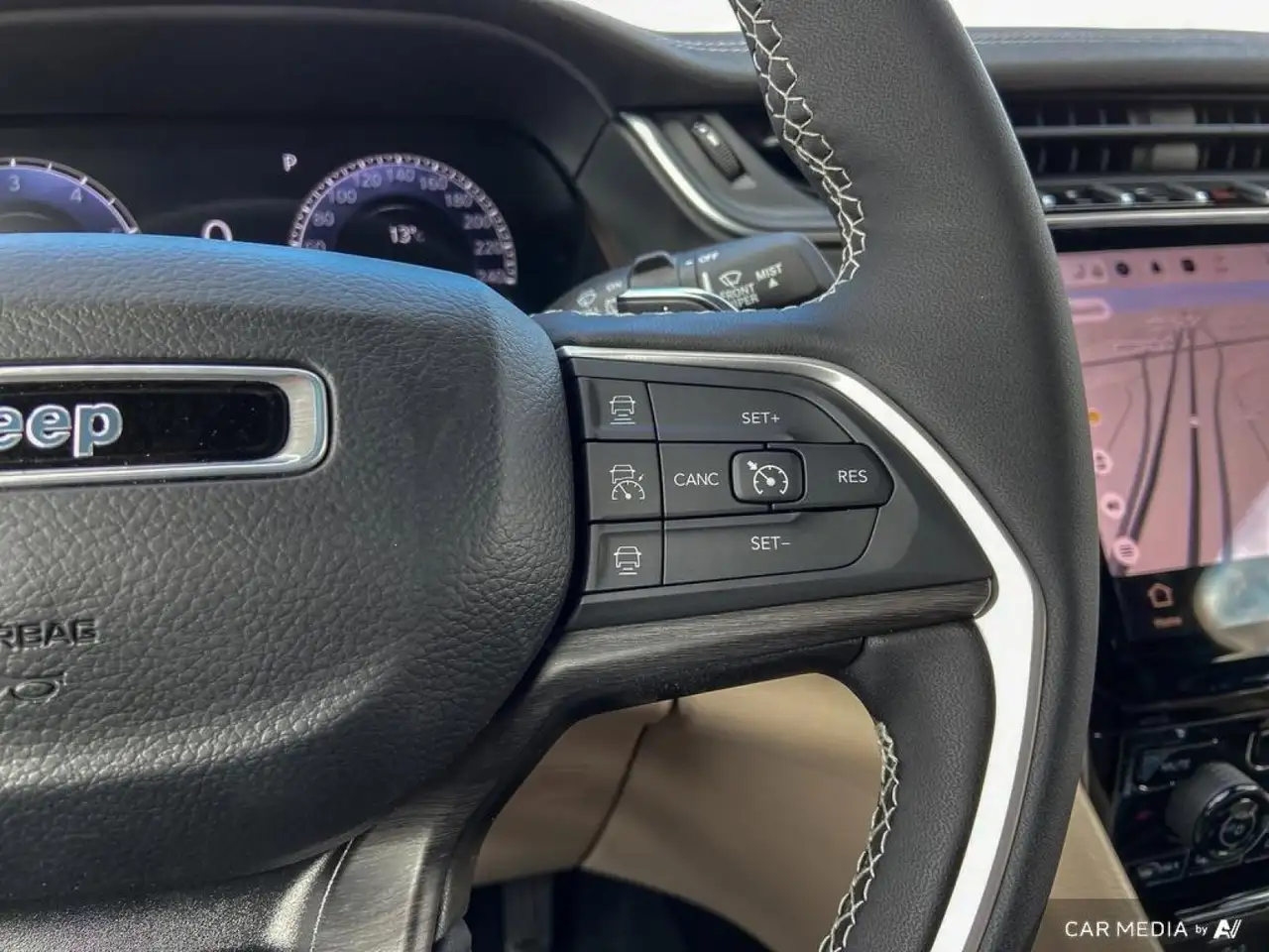 Jeep Grand Cherokee снимка Jeep Grand Cherokee