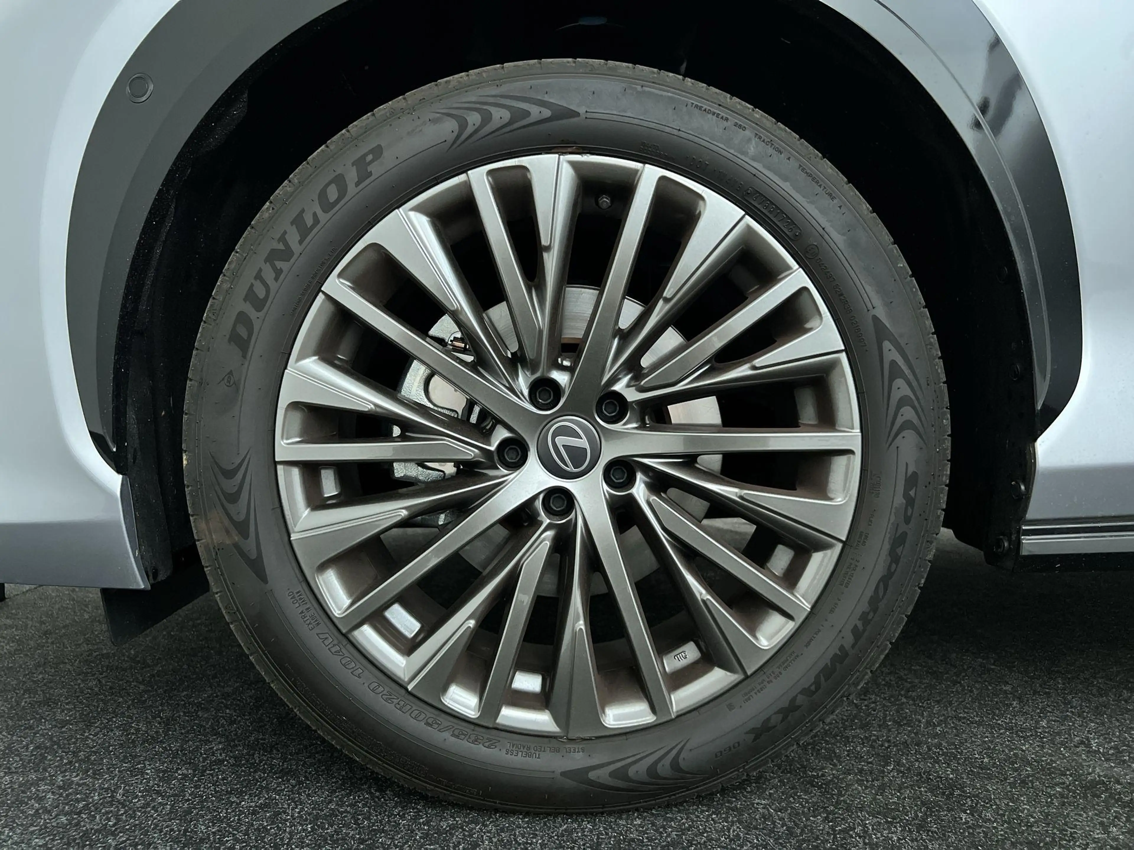 Lexus RZ 350e Executive Line 77 kWh, Panodak! — photo 10
