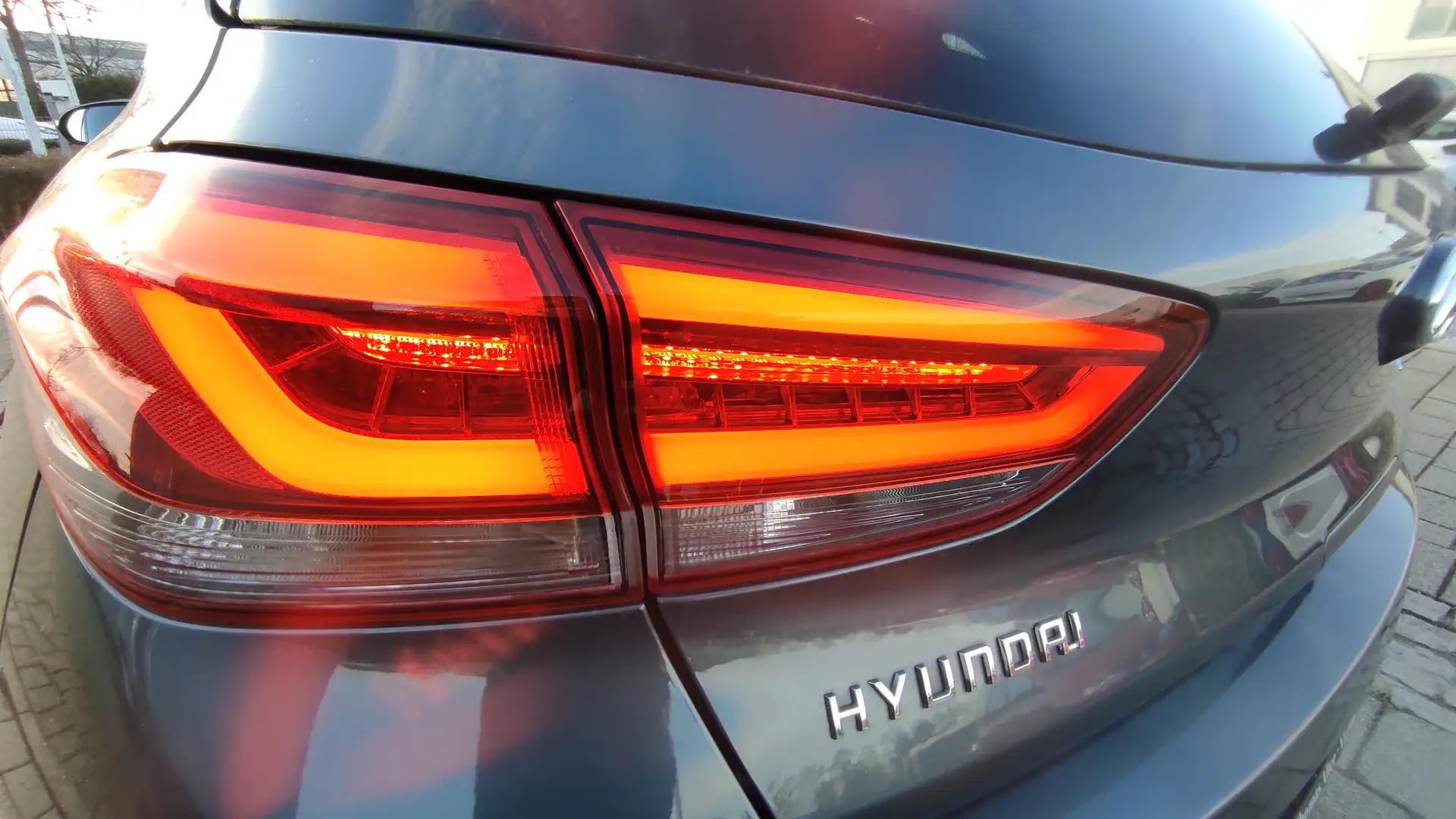 Hyundai i30 1.4 T-GDI Style/9500 km/Navi/Klimaaut+el.Glasdach Grau - 2