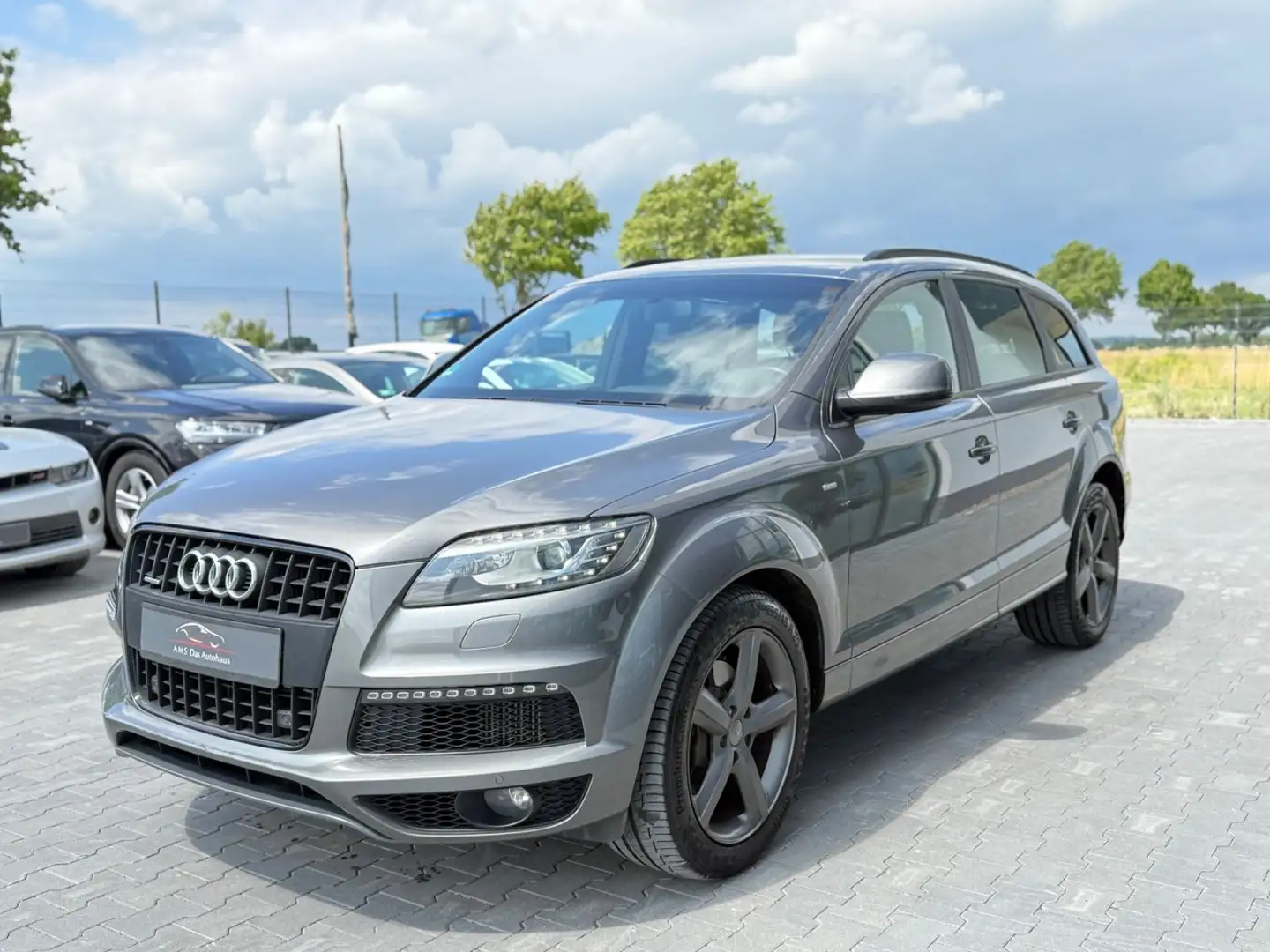 Audi Q7 3.0 TDI quattro Exclusive Navi Xenon 7 Sitzer Grau - 1
