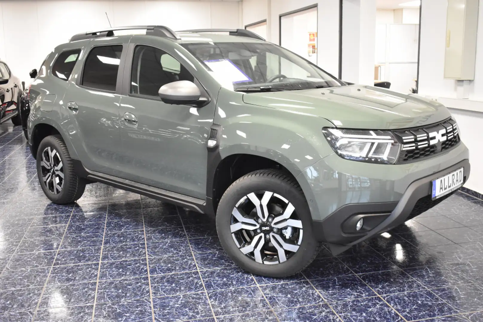 Dacia Duster dCI 115 4WD Journey Navi 360° Kamera PDC Green - 2