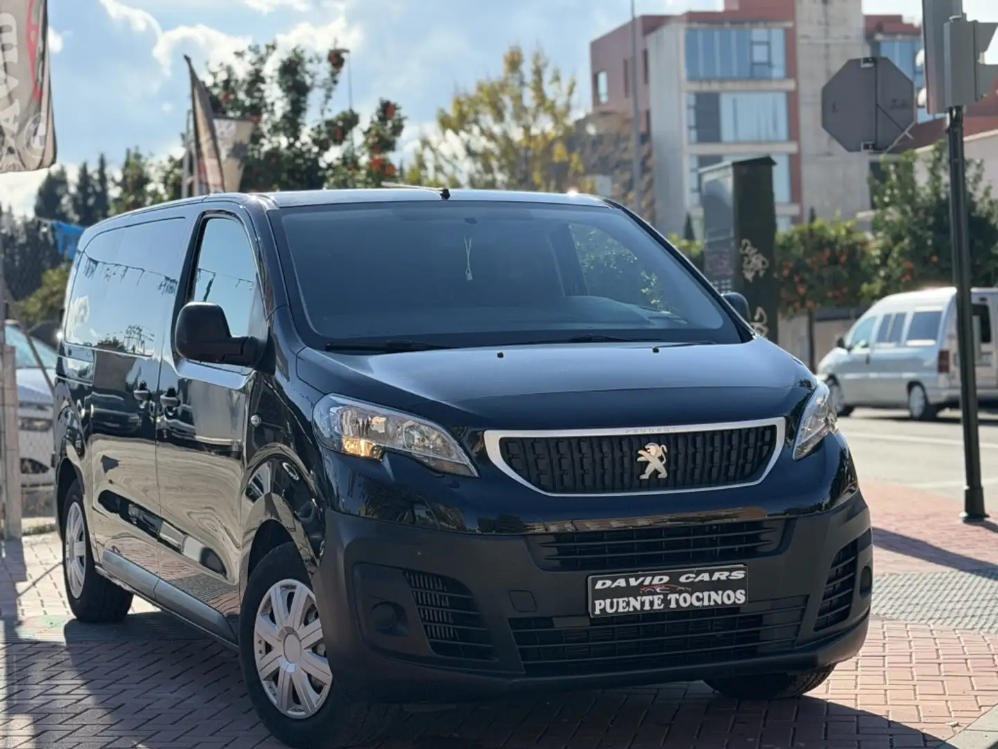 Peugeot Traveller 1.5BlueHDI Active Compact 120 Noir - 1