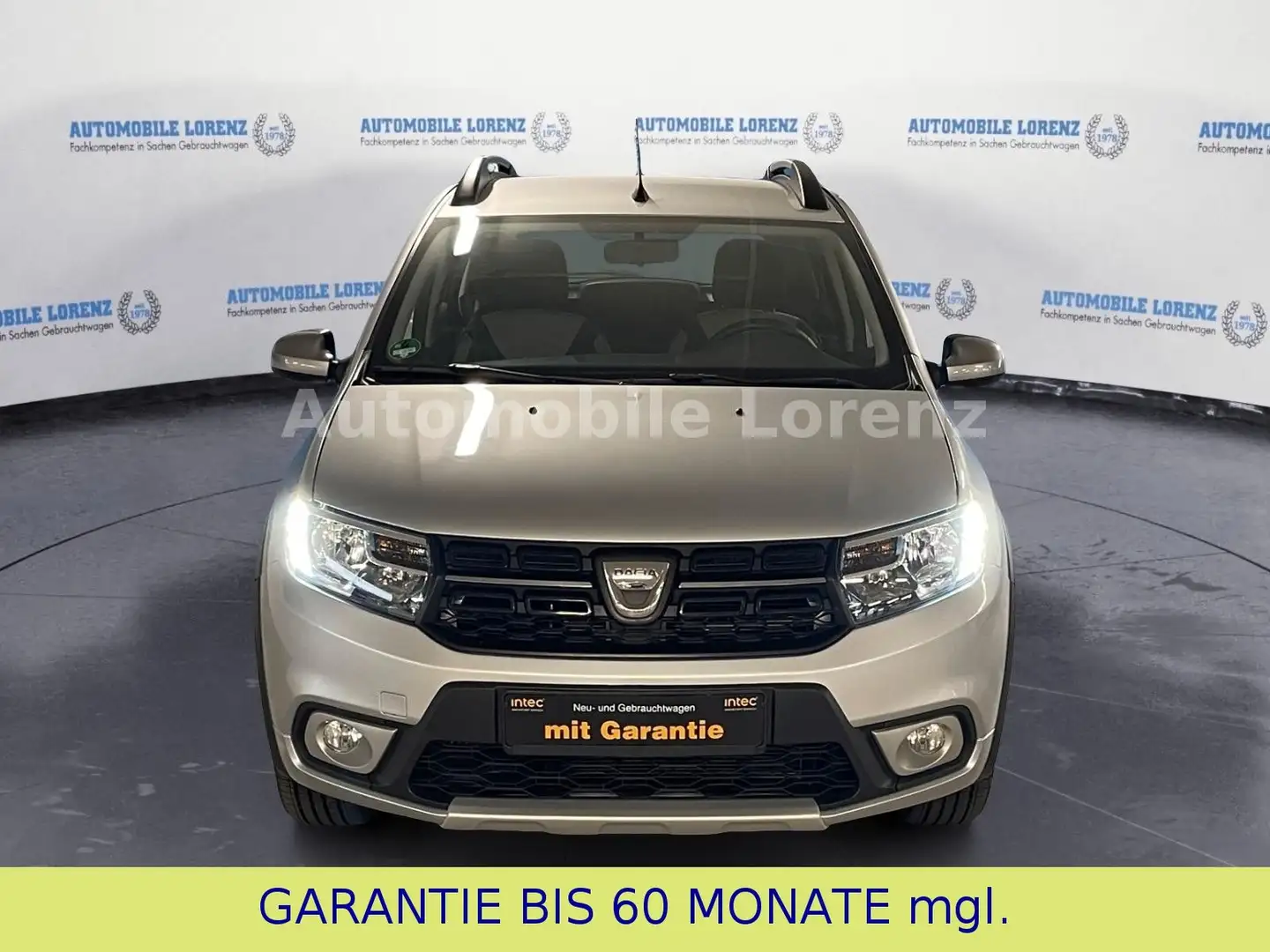 Dacia Sandero SANDERO  STEPWAY / AUTOMATIK / KLIMAAUTOMATIK Zilver - 2