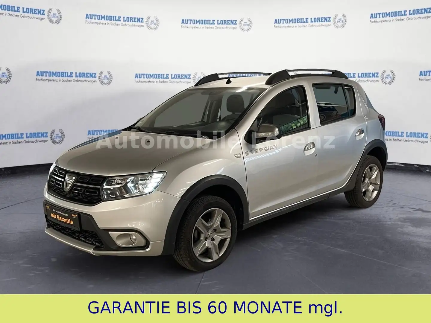 Dacia Sandero SANDERO  STEPWAY / AUTOMATIK / KLIMAAUTOMATIK Zilver - 1