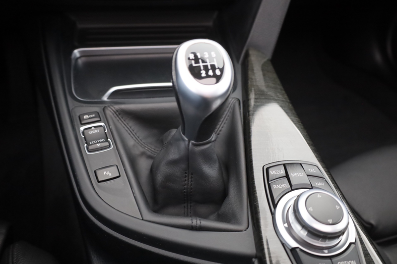 BMW 318 318i Touring Sport Line Panorama Navi Leder PDC — photo 13