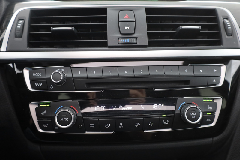 BMW 318 318i Touring Sport Line Panorama Navi Leder PDC — photo 12