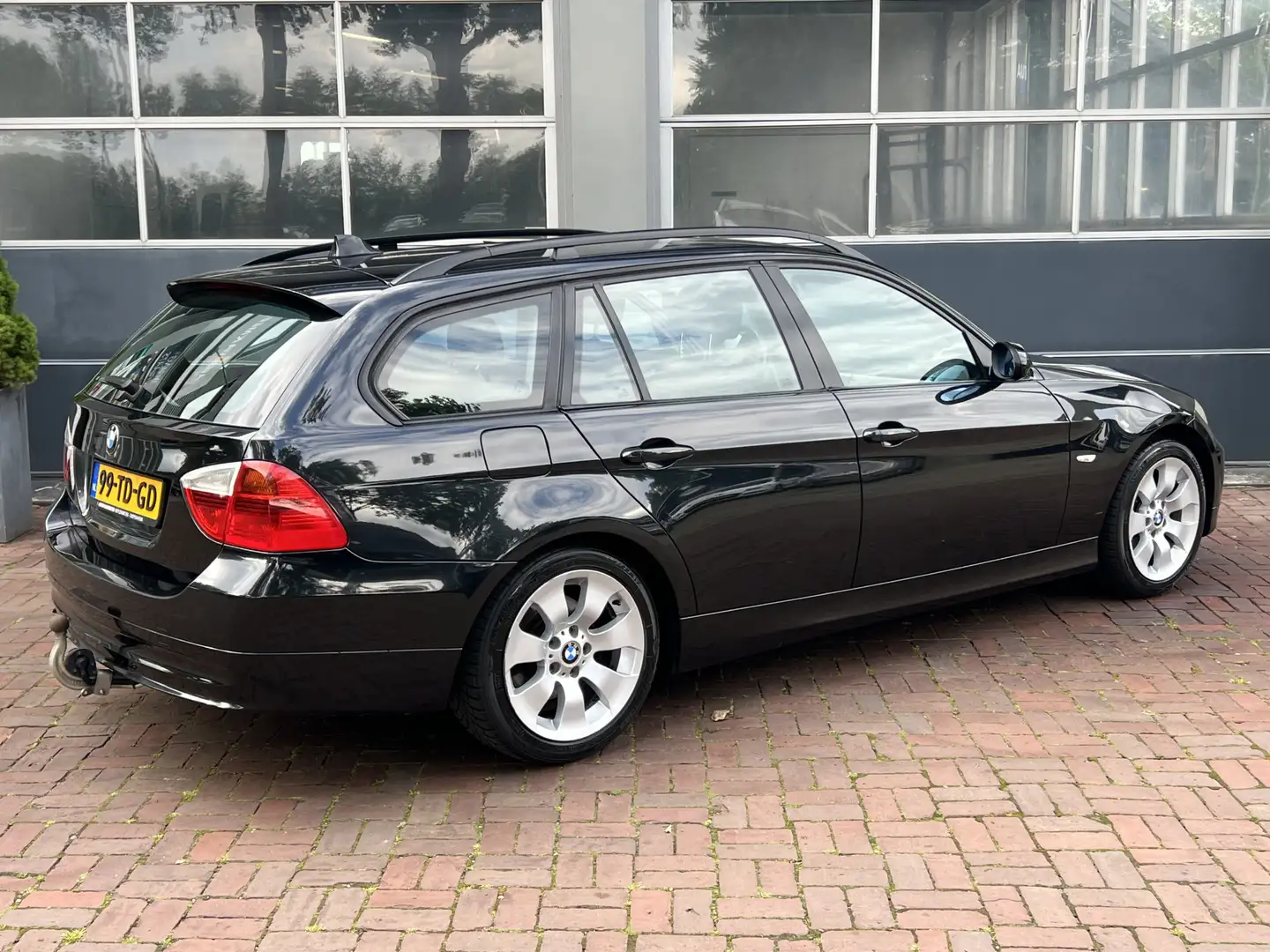 BMW 3-serie Touring | Origineel NL | Dealer onderhoude Negru - 2
