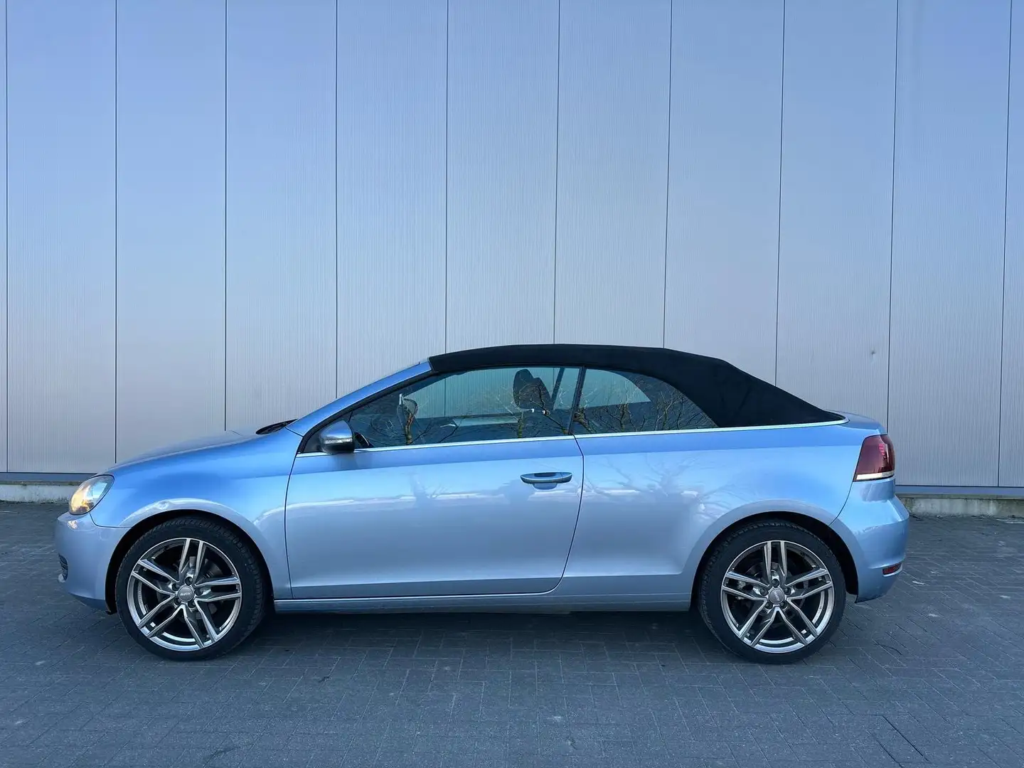 Volkswagen Golf Cabriolet 1.2 TSI Azul - 2