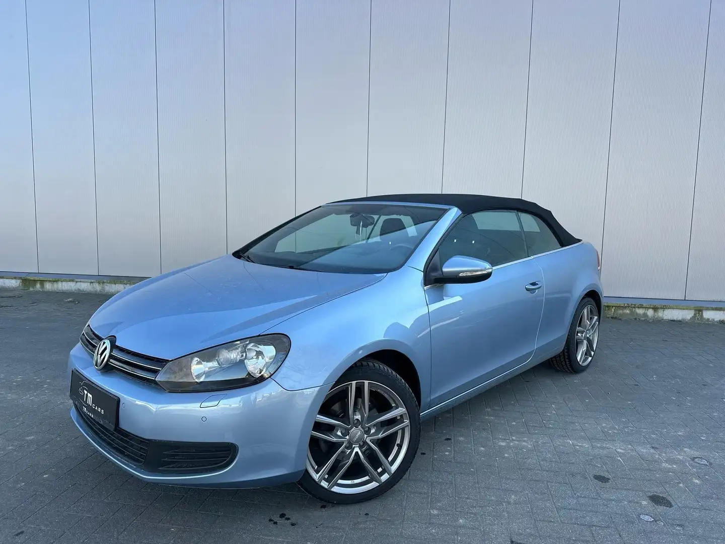 Volkswagen Golf Cabriolet 1.2 TSI Azul - 1