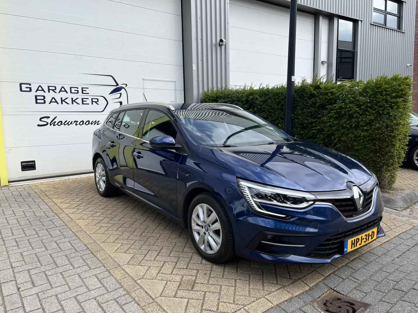 Renault Megane E-Tech Estate 1.6 Plug-In Hybrid 160 Business Zen LED-ver Blauw - 1