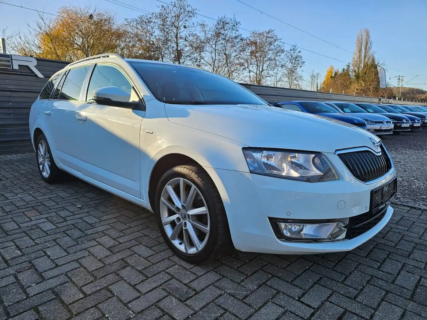 Skoda Octavia Combi 1.4 NAVI DAB PDC TEMPO KLIMA MFL Weiß - 2