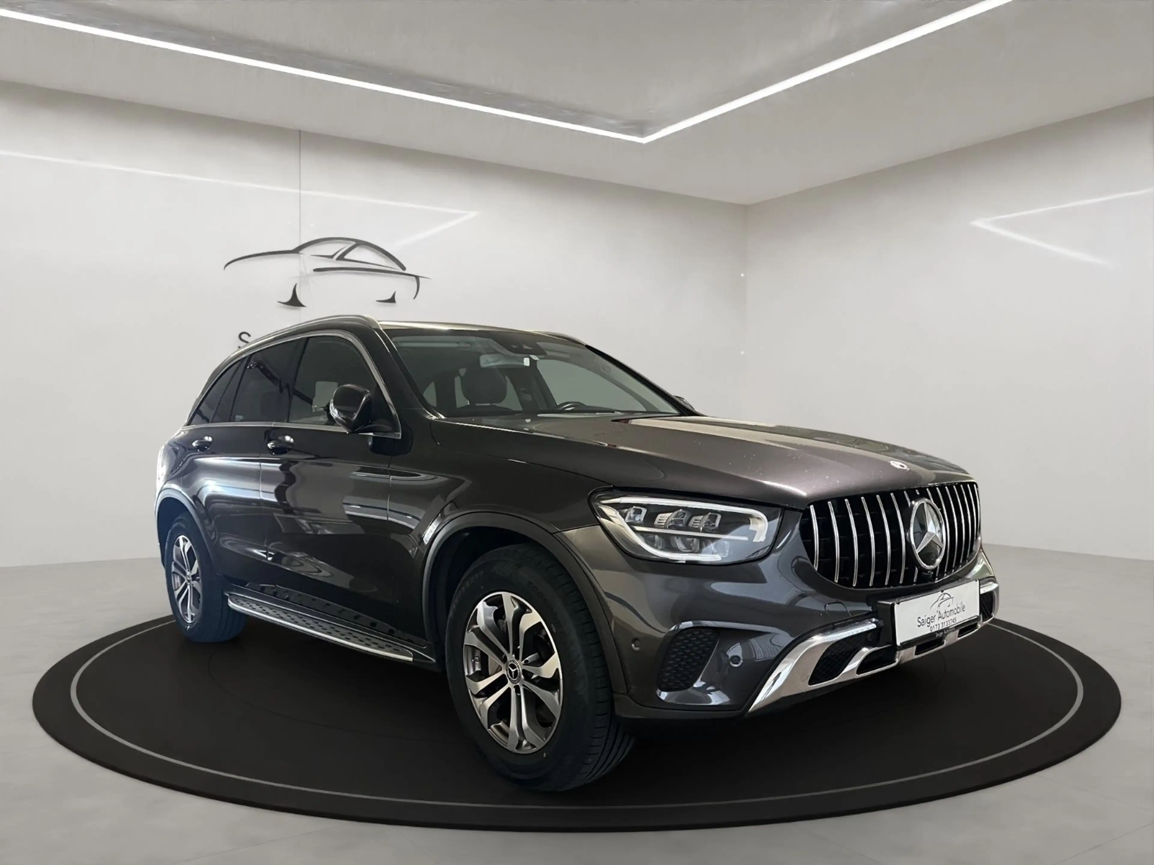 Mercedes-Benz GLC 200 4Matic/AMG Line/Shz/Navi/Sch/Pano — photo 2