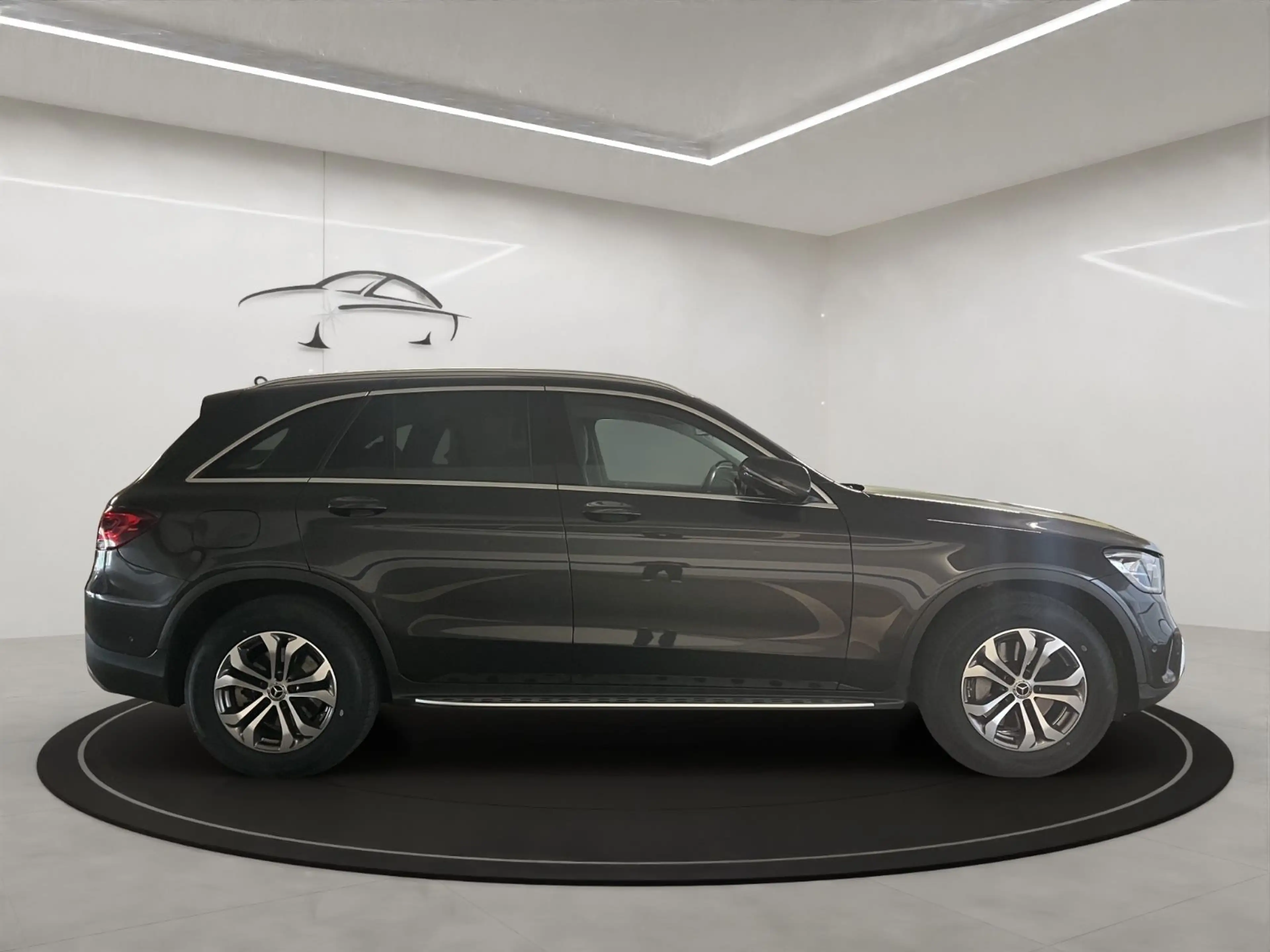 Mercedes-Benz GLC 200 4Matic/AMG Line/Shz/Navi/Sch/Pano — photo 3