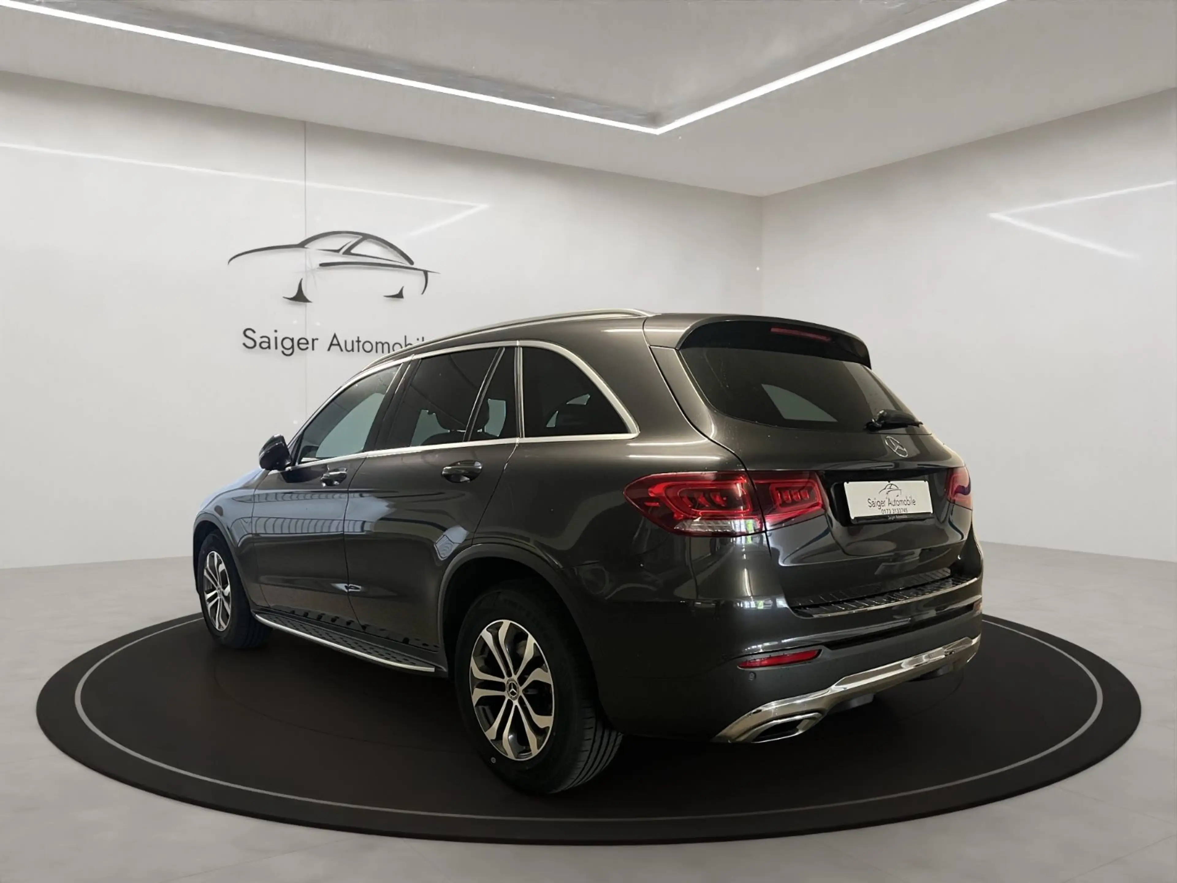 Mercedes-Benz GLC 200 4Matic/AMG Line/Shz/Navi/Sch/Pano — photo 7