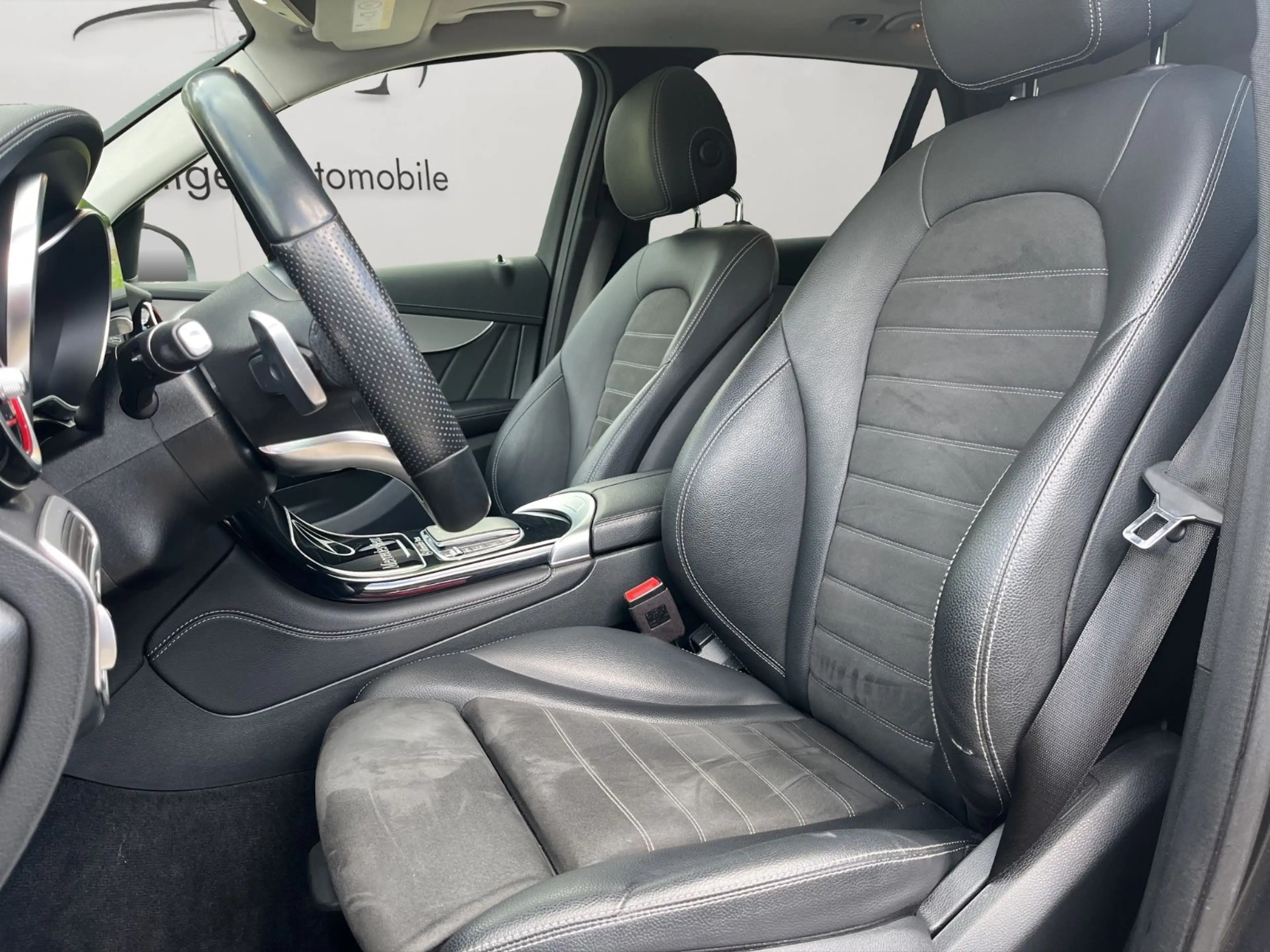 Mercedes-Benz GLC 200 4Matic/AMG Line/Shz/Navi/Sch/Pano — photo 9