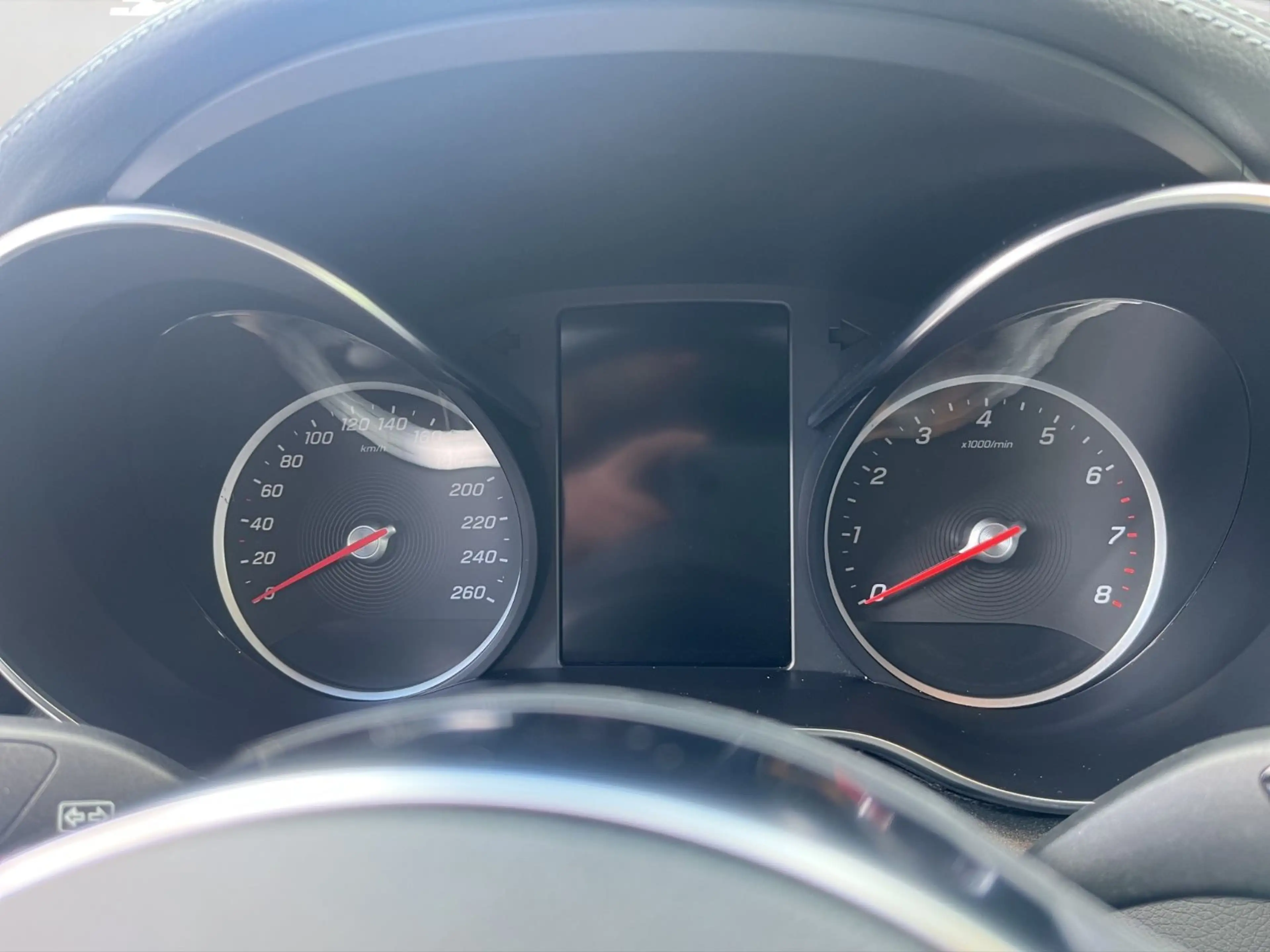 Mercedes-Benz GLC 200 4Matic/AMG Line/Shz/Navi/Sch/Pano — photo 11