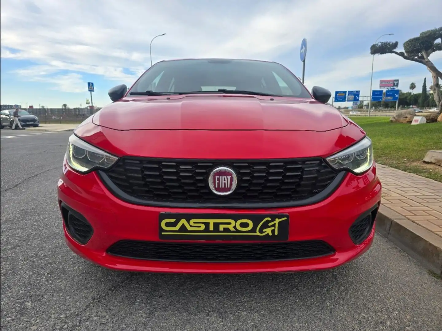 Fiat Tipo 5P 1.4 Fire 70kW (95CV) Street Rojo - 2