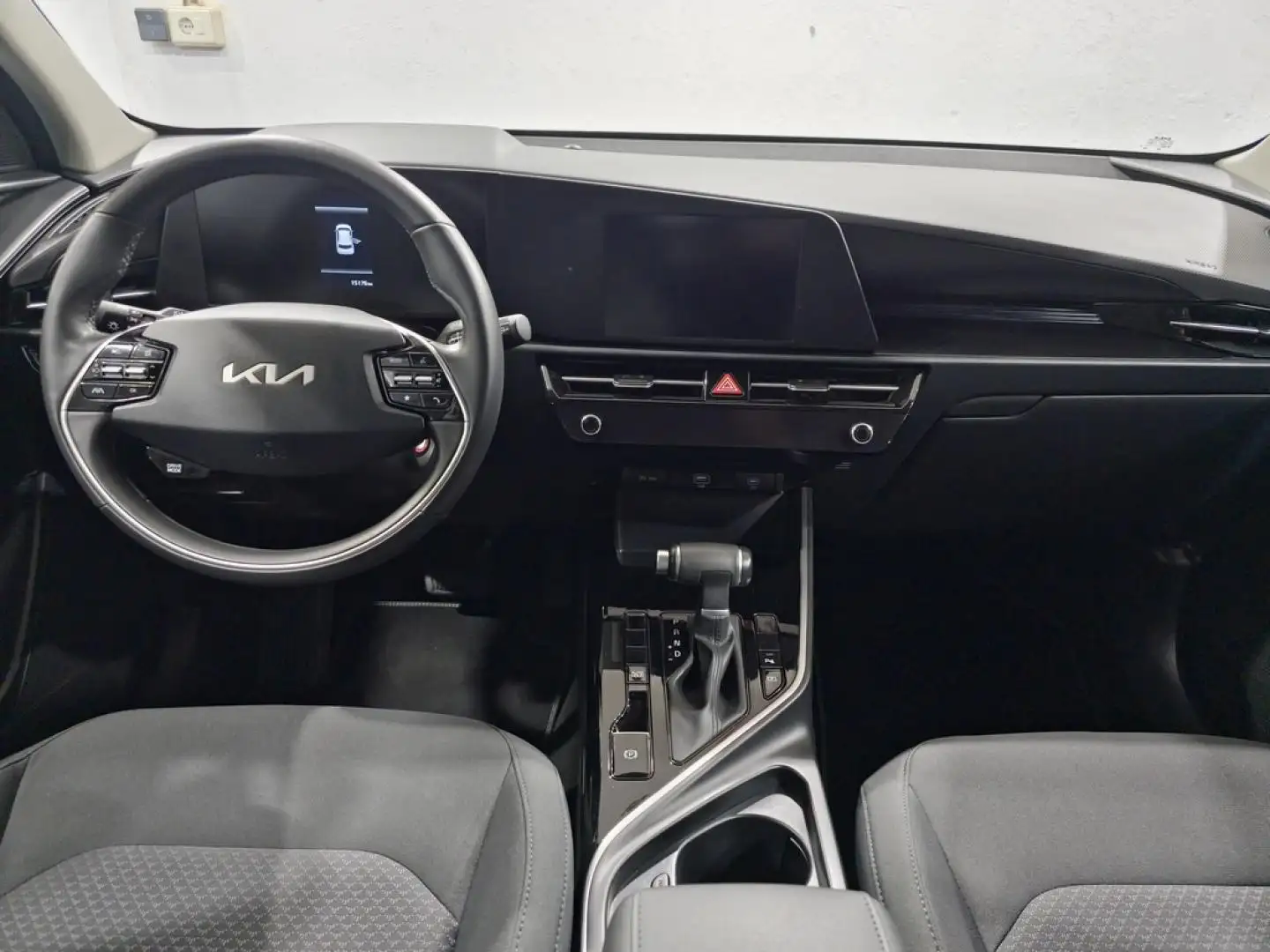Kia Niro 1.6 GDi HEV 104kW (141CV) Emotion Rojo - 2
