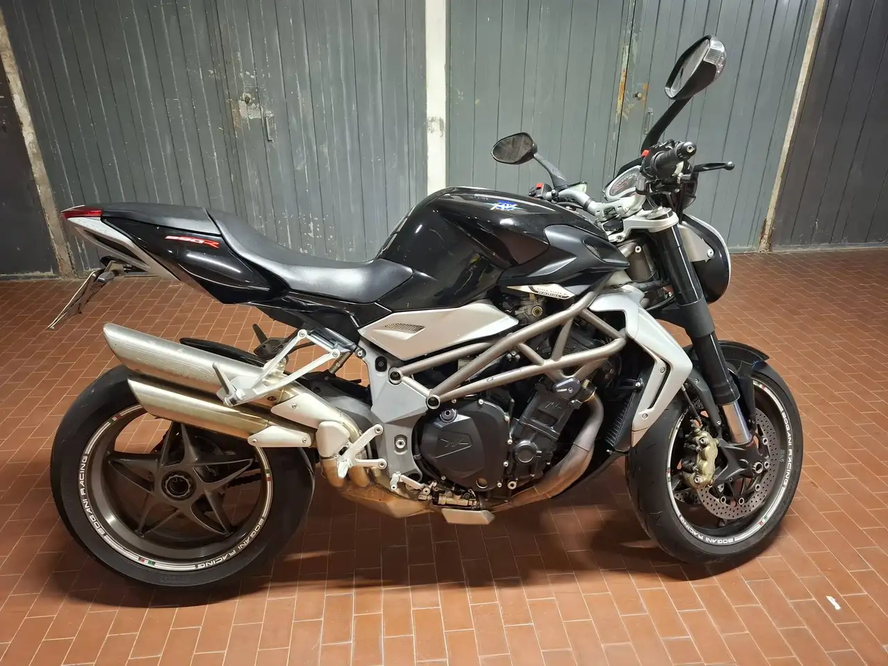 MV Agusta Brutale 990