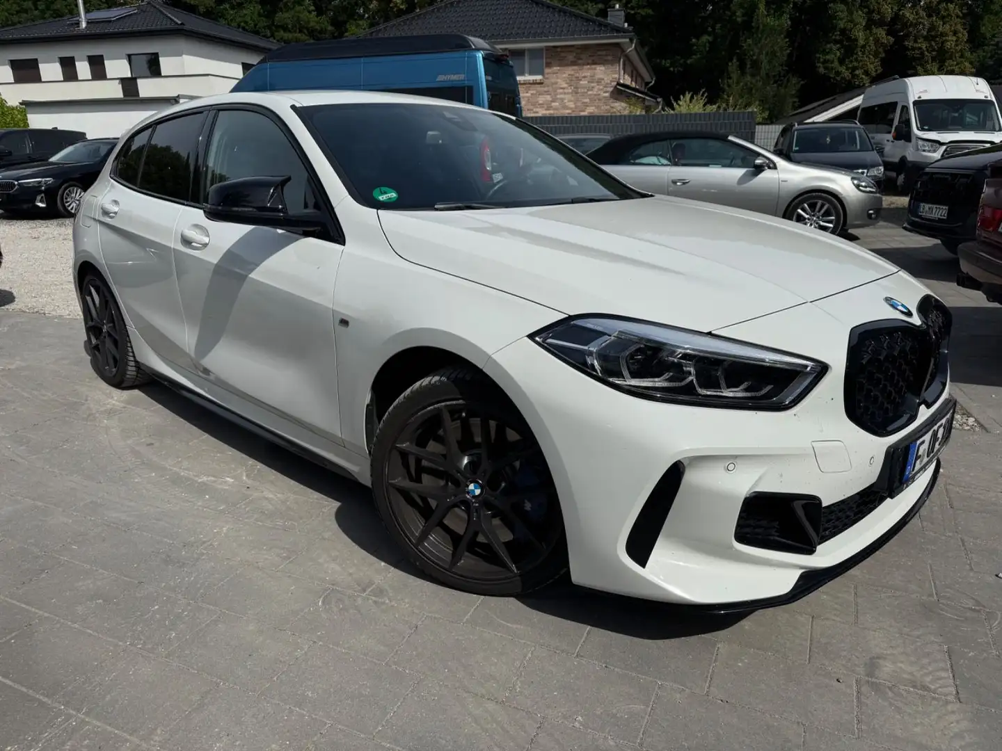 BMW 135 i xDrive Weiß - 1