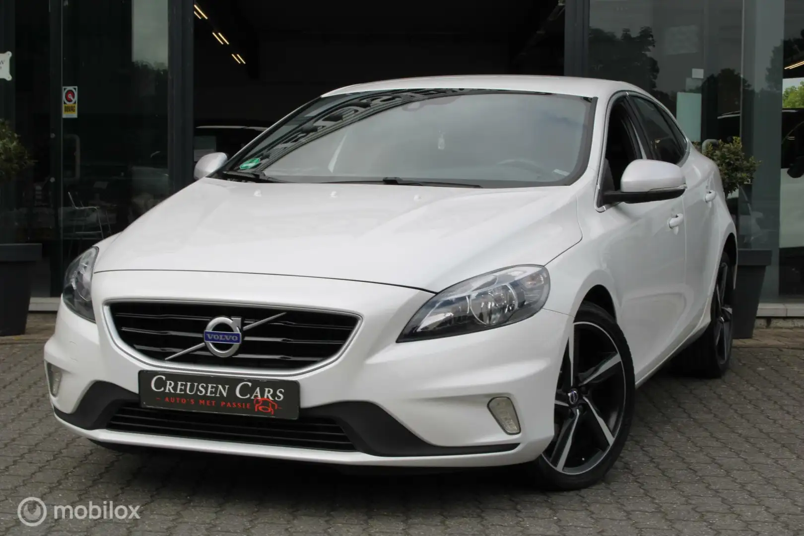 Volvo V40 2.0 T2 R-Design/Navi/Tel/Pdc/Trekhaak/ Blanc - 2