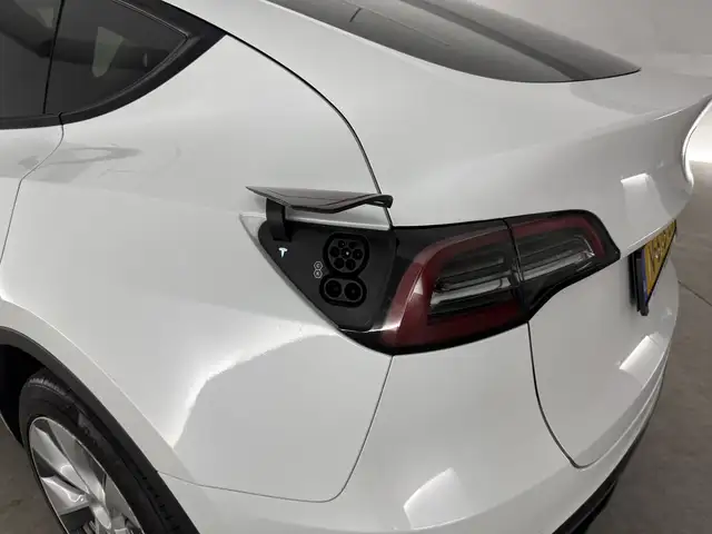 Tesla Model Y view 26