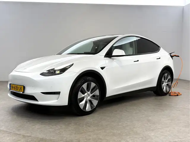 Tesla Model Y view 8