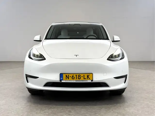 Tesla Model Y view 9