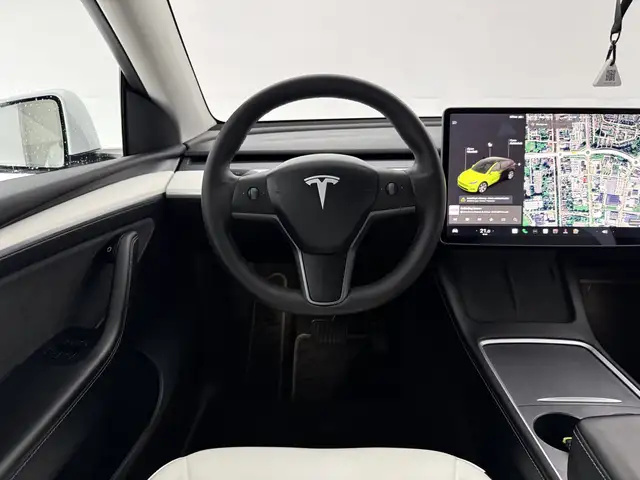 Tesla Model Y view 14