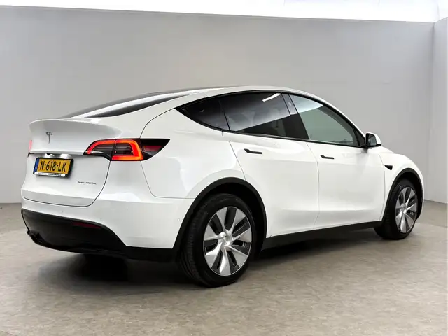 Tesla Model Y view 13