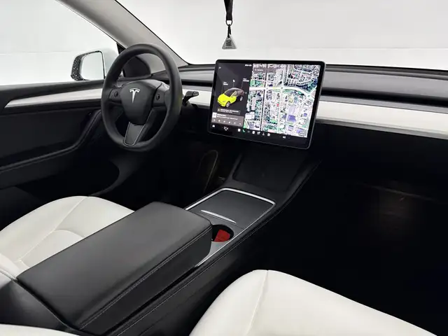 Tesla Model Y view 28