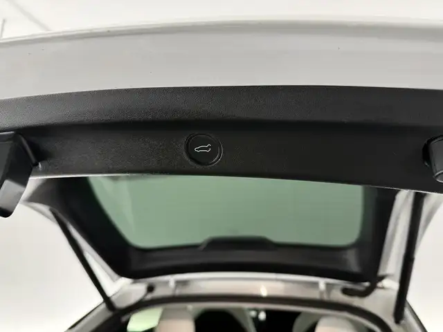 Tesla Model Y view 25