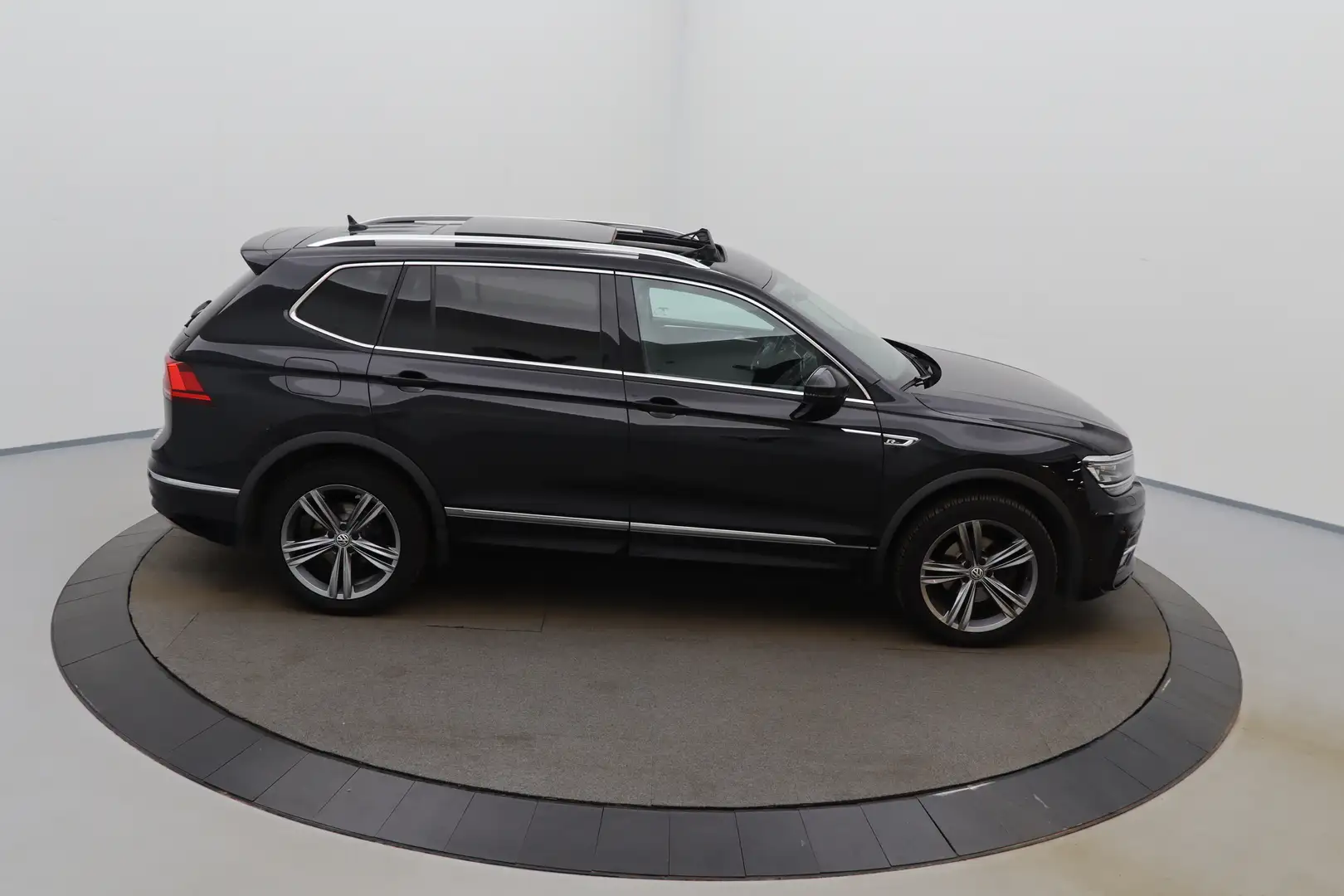 Volkswagen Tiguan Allspace 2.0 TDi SCR Platinum DSG 7Pl. LEDER/CUIR LED GPS P Noir - 2